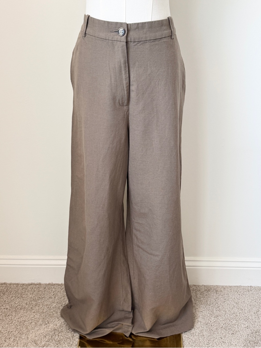 H&M Mid to High Rise Casual Summer Pants in Brown - Size 10